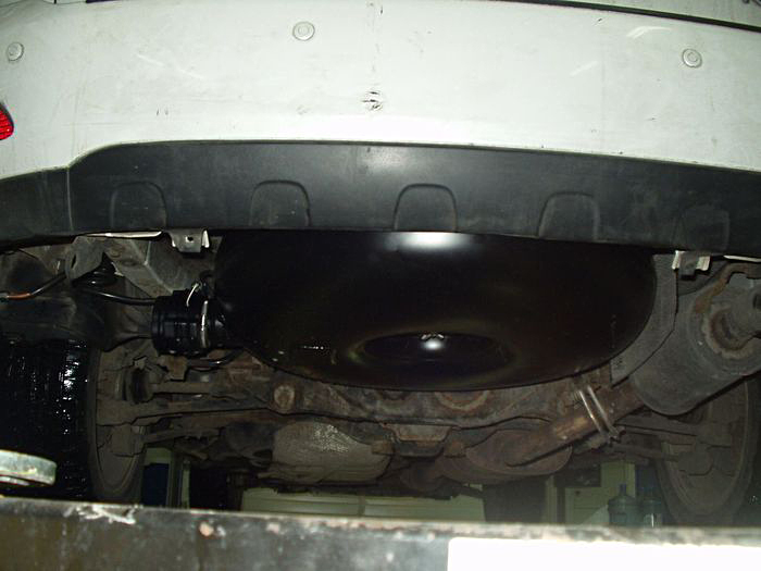 pojemnik z gazem pod podwoziem Lexusa RX330 Karat Kraków