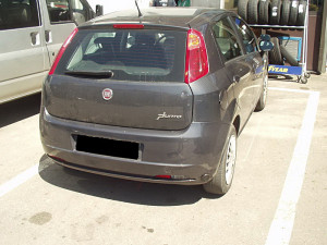 Fiat Grande Punto widok na tylną klapę