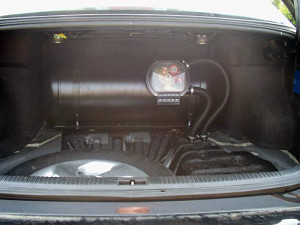 Bagażnik w Mazda xedos po zainstalowaniu gazu