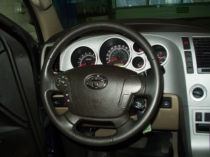 Widok na kierownice w Toyota Tundra