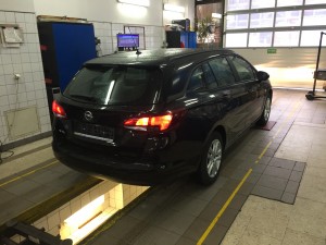 Opel Astra 2016 tył pojazdu