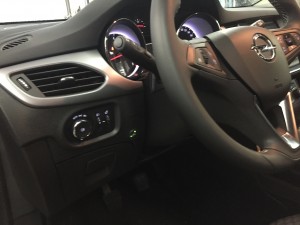 Opel Astra przełącznik gazu