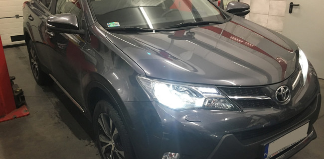 Toyota Rav4 przód