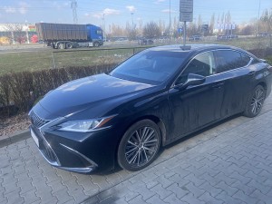 Instalacja gazowa LPG w samochodzie Lexus ES300h, Instalacja BRC, przód samochodu