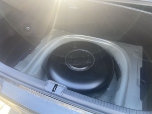 Lexus ES300h instalacja gazowa butla z gazem