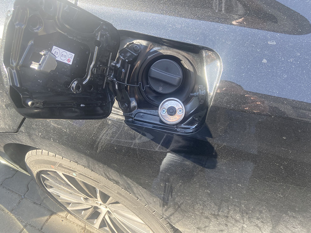 Lexus ES300h  instalacja gazowa butla z gazem