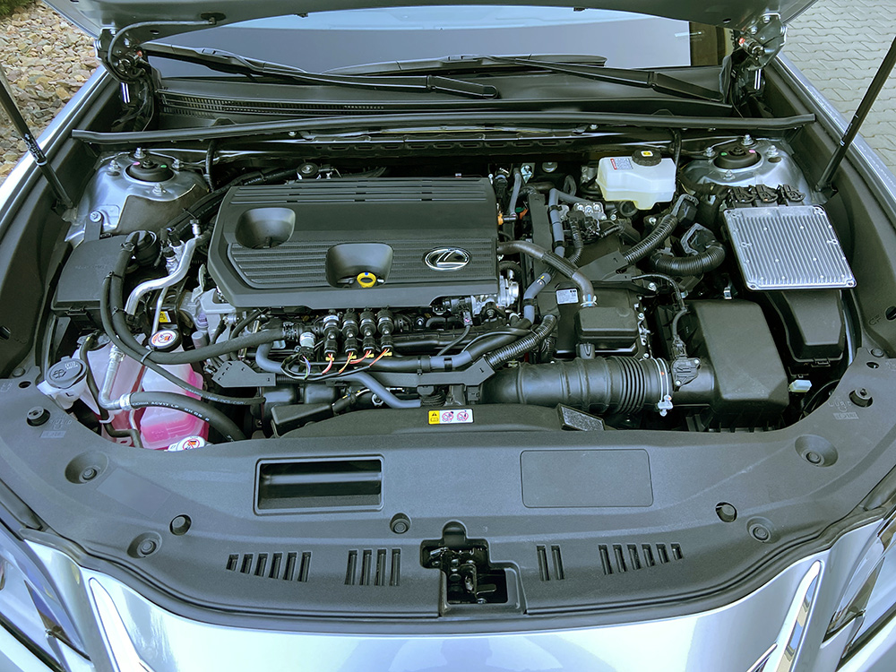 Lexus-ES-300H-wtryski-gazu