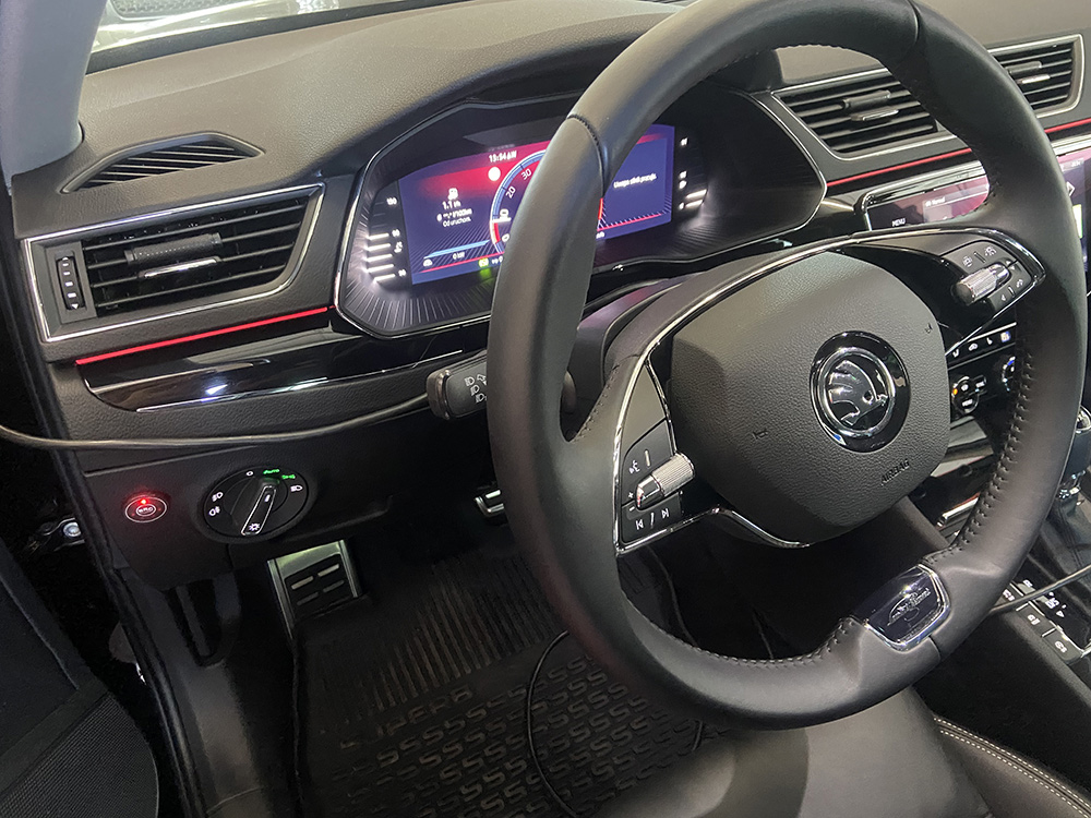 Skoda-Superb-przelacznik-gazu