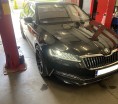 Skoda Superb przód samochodu